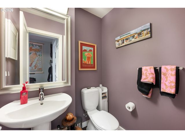 1025 Nw COUCH St 1217, Portland, OR 97209