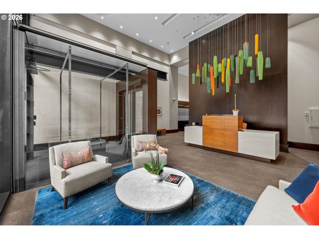 1025 Nw COUCH St 1217, Portland, OR 97209