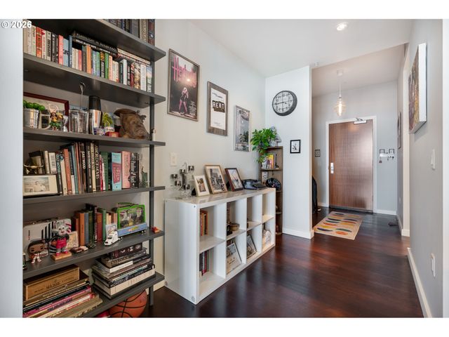 1025 Nw COUCH St 1217, Portland, OR 97209
