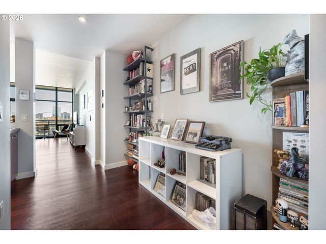 1025 Nw COUCH St 1217, Portland, OR 97209