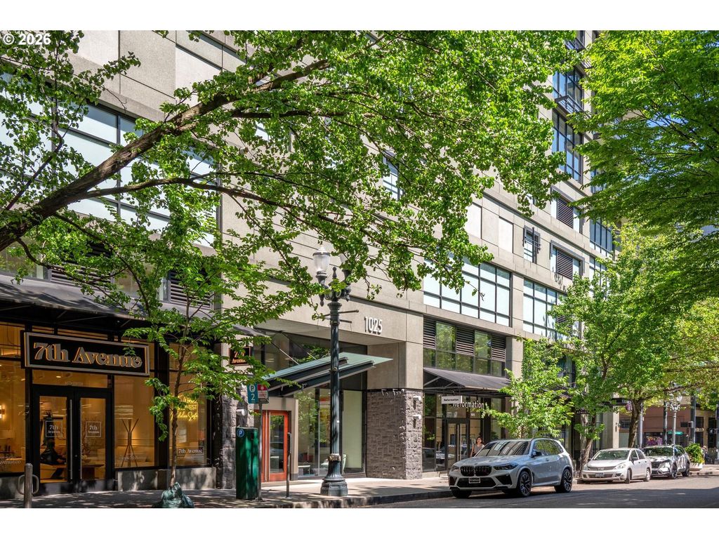 1025 Nw COUCH St 1217, Portland, OR 97209