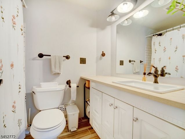 20 Watchung Pl, Bloomfield Twp., NJ 07003