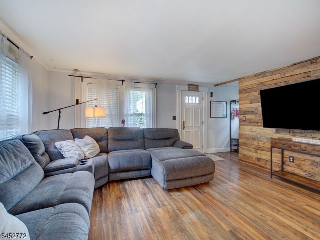 20 Watchung Pl, Bloomfield Twp., NJ 07003