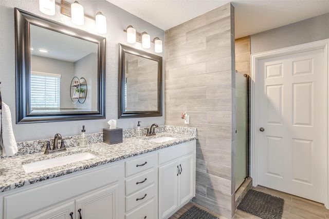 2908 Greenway Drive, Burleson, TX 76028