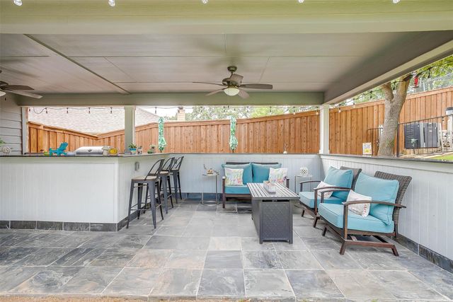 2908 Greenway Drive, Burleson, TX 76028
