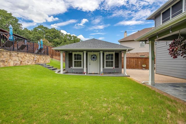 2908 Greenway Drive, Burleson, TX 76028