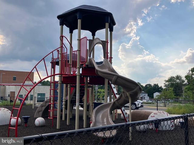 522 CAROUSEL CT, Gaithersburg, MD 20877
