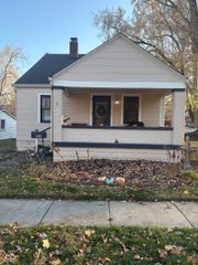 465 W Hawthorne Street, Zionsville, IN 46077