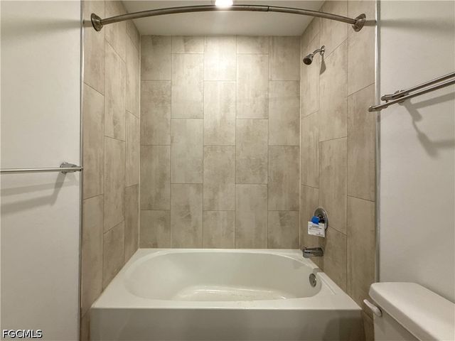 3010 NE 6th PL, Cape Coral, FL 33909