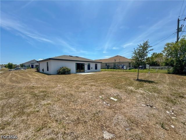 3010 NE 6th PL, Cape Coral, FL 33909