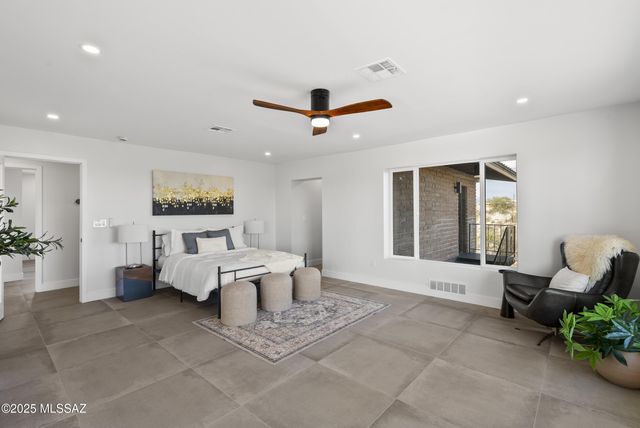 5240 E River House Road, Tucson, AZ 85718