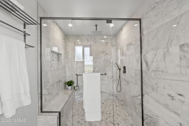 5240 E River House Road, Tucson, AZ 85718