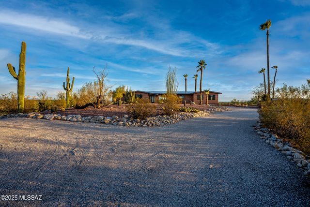 5240 E River House Road, Tucson, AZ 85718