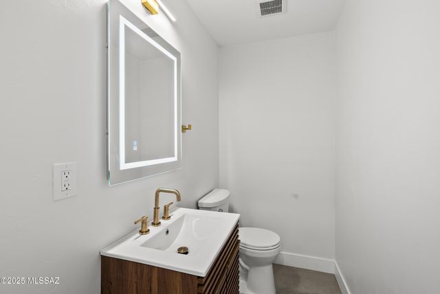 5240 E River House Road, Tucson, AZ 85718