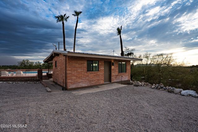 5240 E River House Road, Tucson, AZ 85718