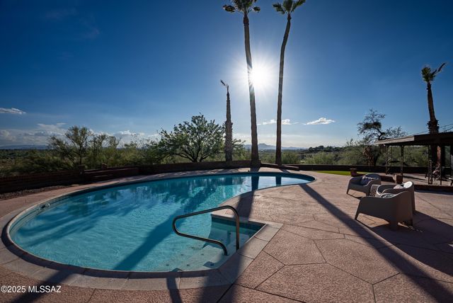 5240 E River House Road, Tucson, AZ 85718