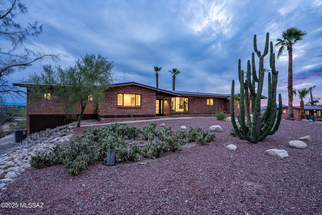 5240 E River House Road, Tucson, AZ 85718