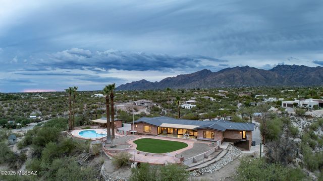 5240 E River House Road, Tucson, AZ 85718