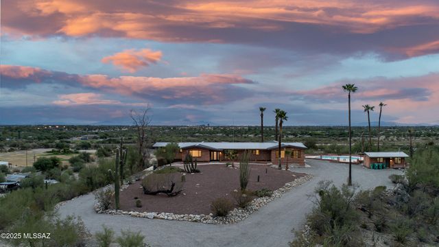 5240 E River House Road, Tucson, AZ 85718