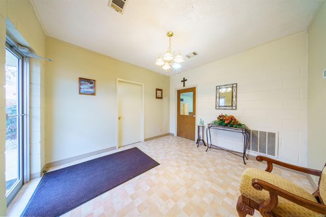 105 Chamblee Drive, Batesville, AR 72501