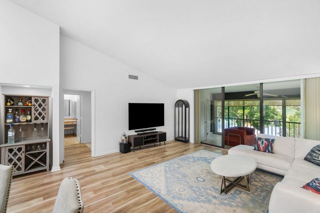 61 Eastgate Drive D, Boynton Beach, FL 33436