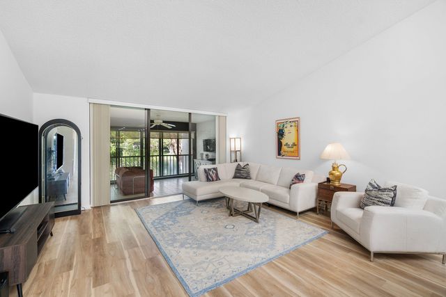 61 Eastgate Drive D, Boynton Beach, FL 33436