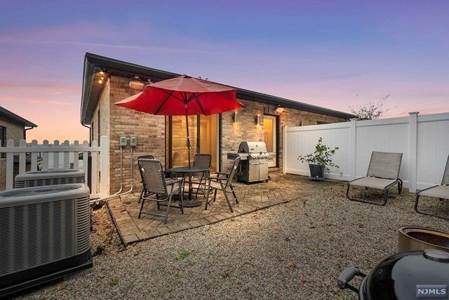 642 Undercliff Avenue, Edgewater, NJ 07020