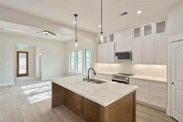 43 Silver Lakes Drive, Huntsville, TX 77340