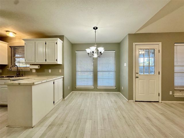 205 N Meadowview Drive, Waxahachie, TX 75165