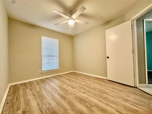 205 N Meadowview Drive, Waxahachie, TX 75165