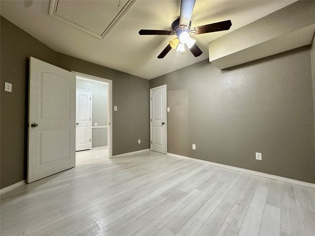 205 N Meadowview Drive, Waxahachie, TX 75165