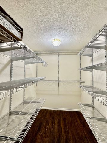 205 N Meadowview Drive, Waxahachie, TX 75165