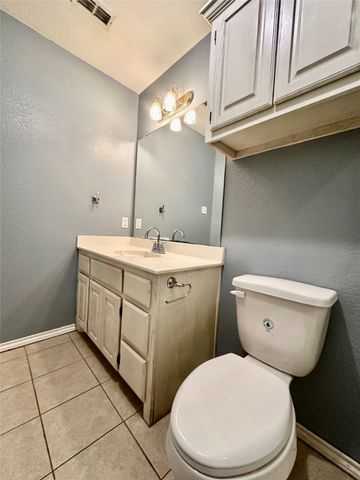 205 N Meadowview Drive, Waxahachie, TX 75165