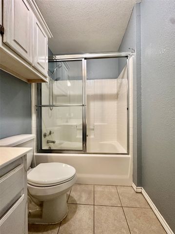 205 N Meadowview Drive, Waxahachie, TX 75165