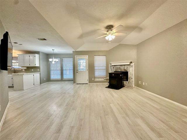 205 N Meadowview Drive, Waxahachie, TX 75165