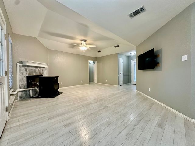 205 N Meadowview Drive, Waxahachie, TX 75165