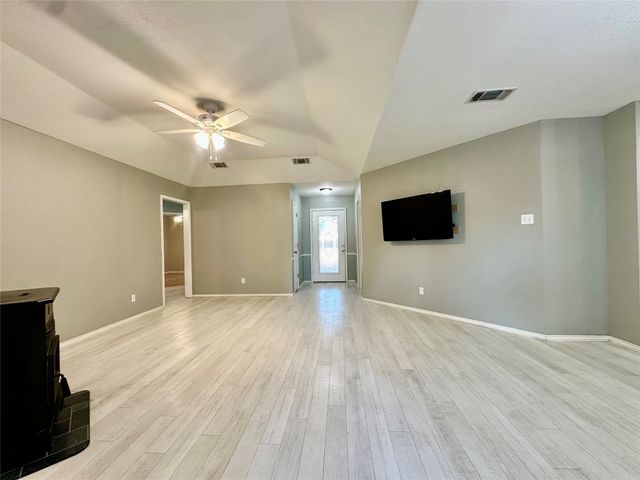 205 N Meadowview Drive, Waxahachie, TX 75165