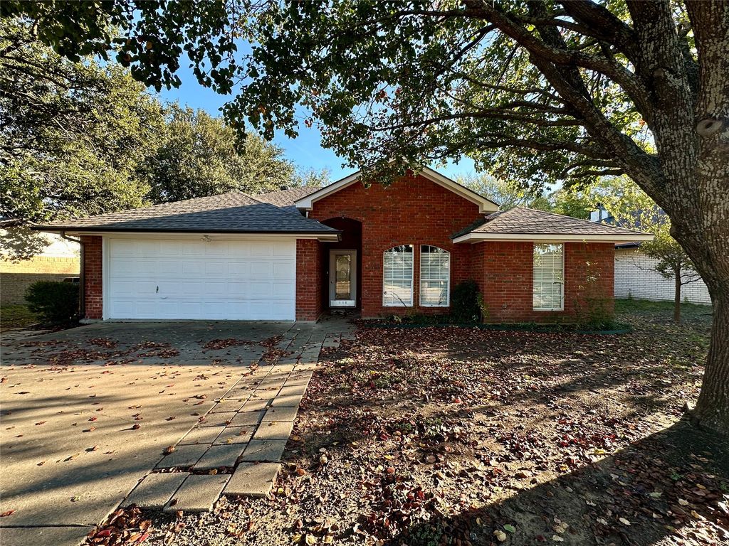 205 N Meadowview Drive, Waxahachie, TX 75165