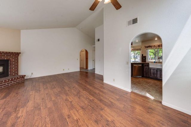 4520 Candle Ct, Elk Grove, CA 95758
