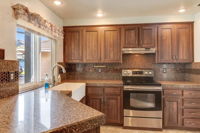 4520 Candle Ct, Elk Grove, CA 95758