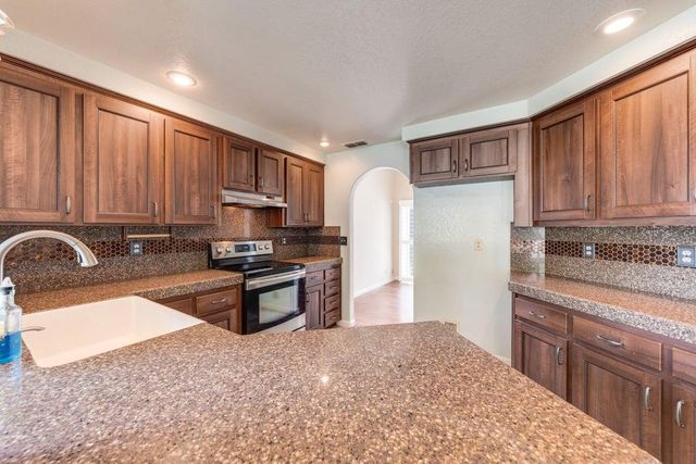 4520 Candle Ct, Elk Grove, CA 95758