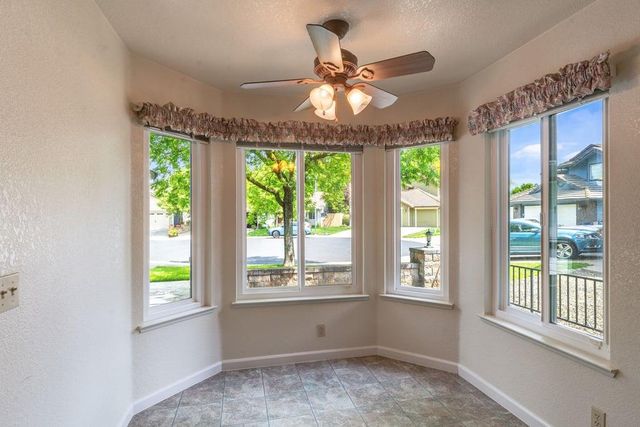 4520 Candle Ct, Elk Grove, CA 95758