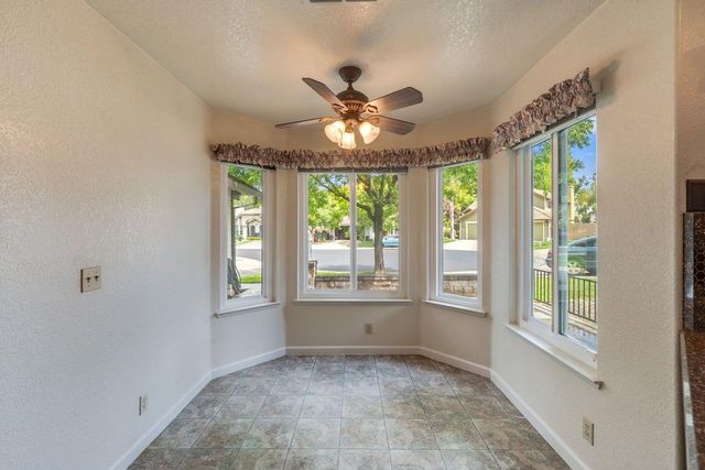 4520 Candle Ct, Elk Grove, CA 95758