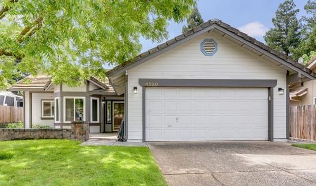 4520 Candle Ct, Elk Grove, CA 95758