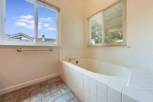 4520 Candle Ct, Elk Grove, CA 95758