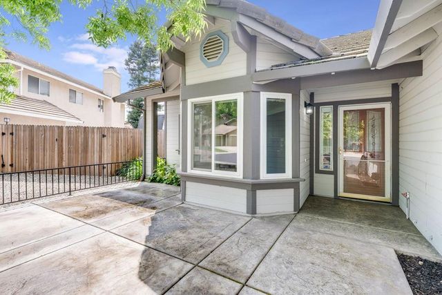 4520 Candle Ct, Elk Grove, CA 95758