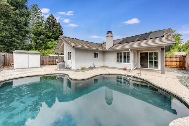 4520 Candle Ct, Elk Grove, CA 95758