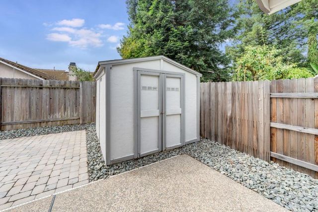 4520 Candle Ct, Elk Grove, CA 95758