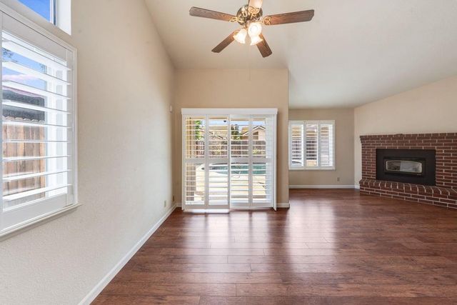 4520 Candle Ct, Elk Grove, CA 95758
