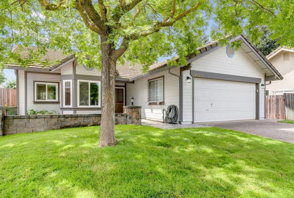 4520 Candle Ct, Elk Grove, CA 95758